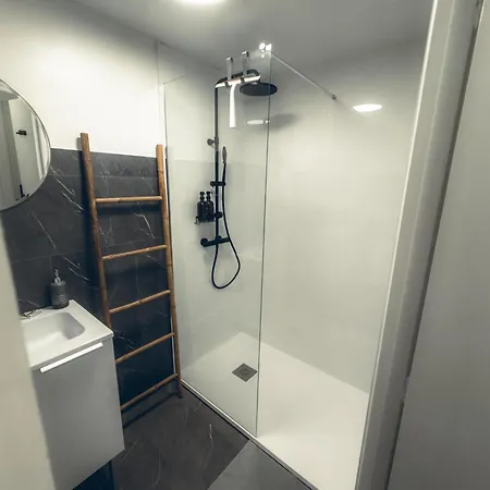 Lava Apartment *